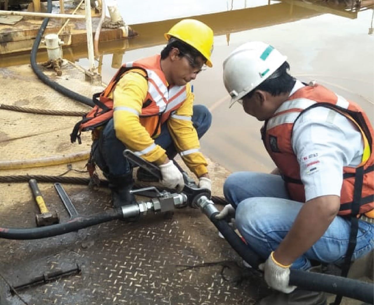 Instalasi Fuel Hose PT Pamapersada Nusantara Indominco Bontang